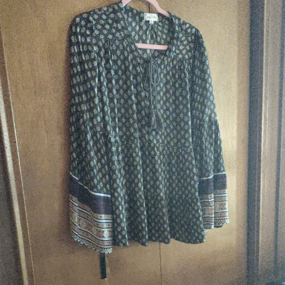 Women's Green Patterned Blouse NWOT